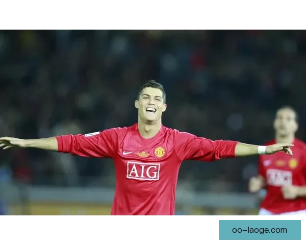 C罗重返曼联再次披上象征荣耀的7号球衣 力争再创辉煌